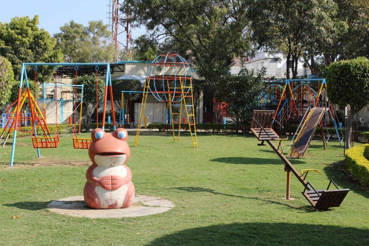 Fun And Food Resort & Holidays Harsola 외부 사진