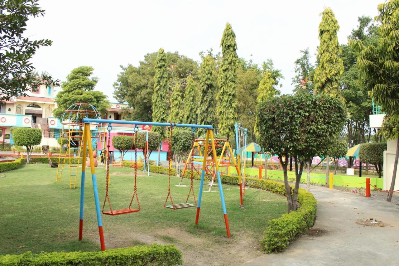 Fun And Food Resort & Holidays Harsola 외부 사진