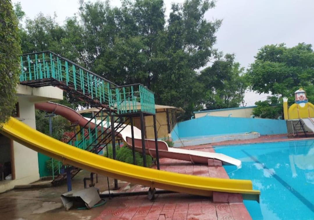 Fun And Food Resort & Holidays Harsola 외부 사진